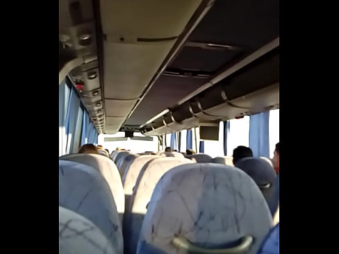 BUS FUN DRKANJE KURCA U BUS