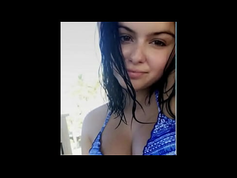 Ariel Winter twerking in thong