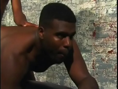 Black gay dude sucks his partner's tool before fucking