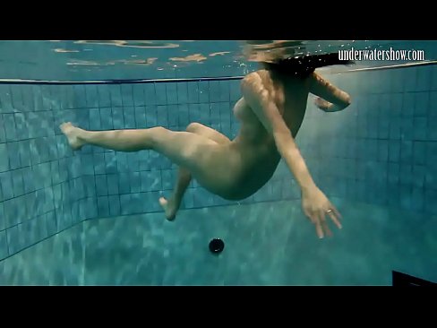 Teen loses her panties underwater