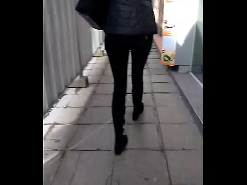 milf walking2