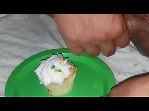 Making Cum cupcake.
