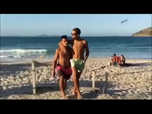 começando na praia