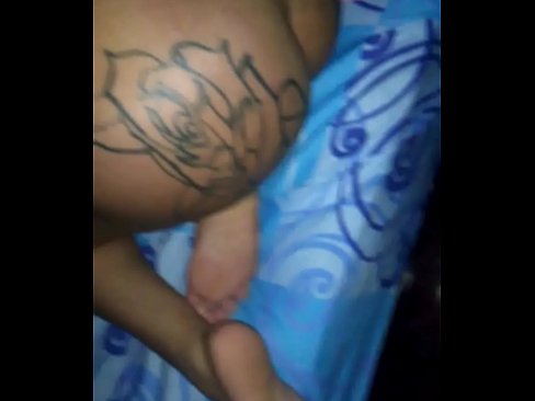 Desteny culon con tatuajes