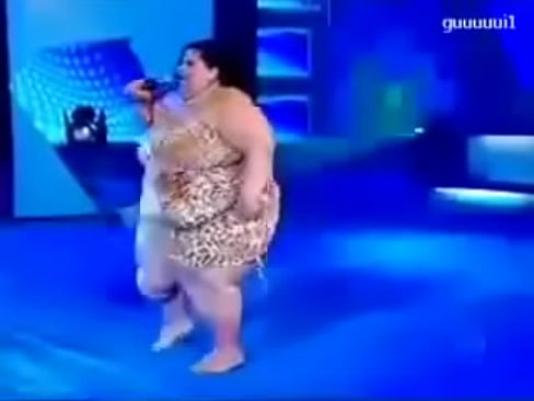 Fat lady dancing so well.