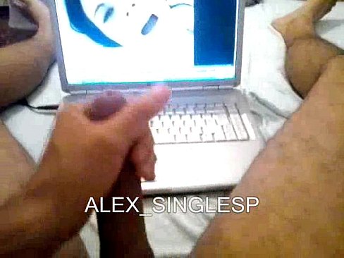Alex Single se masturbando e gozando