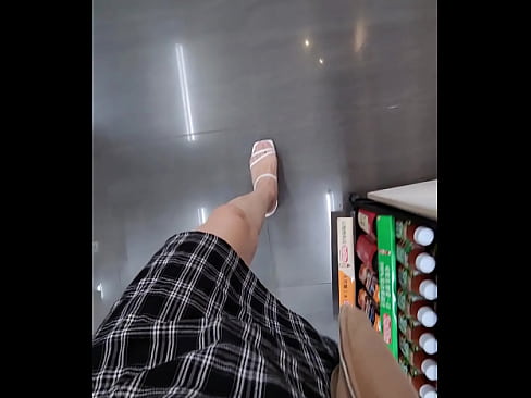 【Shemale】Ting-xuan barefoot masturbation cum on foot