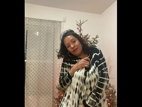 Dominican MILF Madura Anna Maria big tits teasing