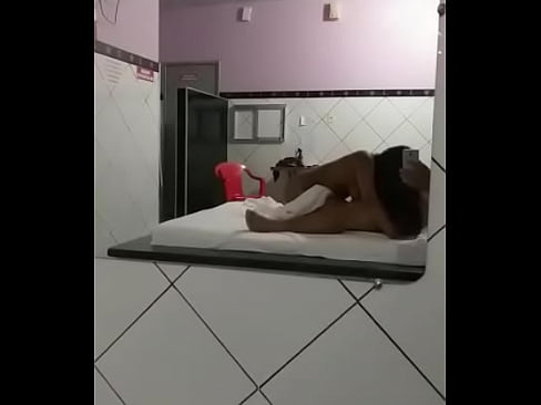 Minha gostosa safada gozei na barriga