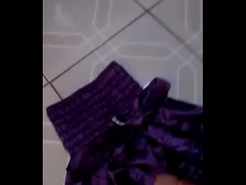 gosando no vestidinho de dalicinha