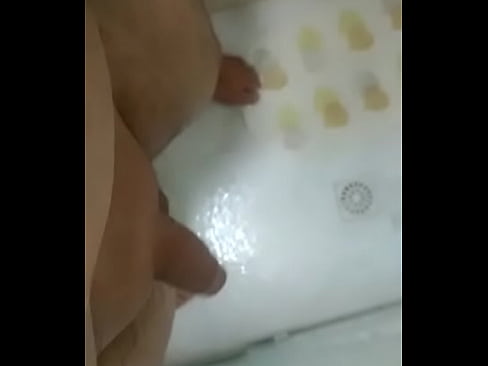 Banho balançando pica