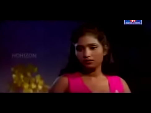 Hot mallu actress Sajini very romantic in saree unseen video