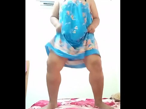 Thai aunty dancing and flashing