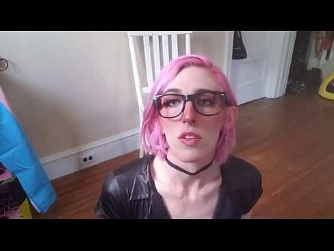 Hot Trans Girl in Glasses sucks off Tutor