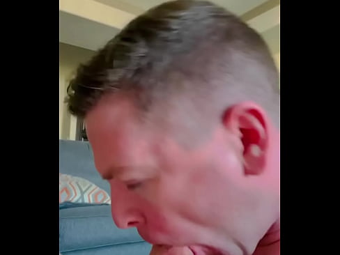 Amateur marine sucks off hung daddy