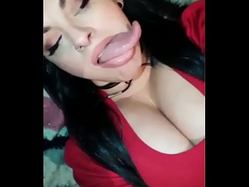 Latina Babe shows off her tongue