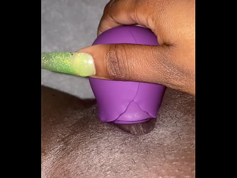 Using Rose Vibrator to Squirt