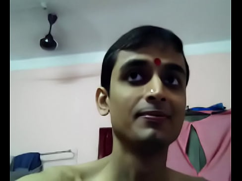 Indian Gay showing off ass