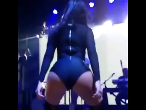 Anitta dancando funk que delicia medium