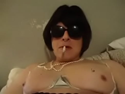 Cd Nikki the smoking slut