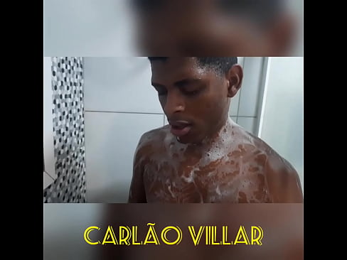 nem o banho apagou o fogo e ficou duro no banhoooo, esse carlão villar não tem jeito kkkk