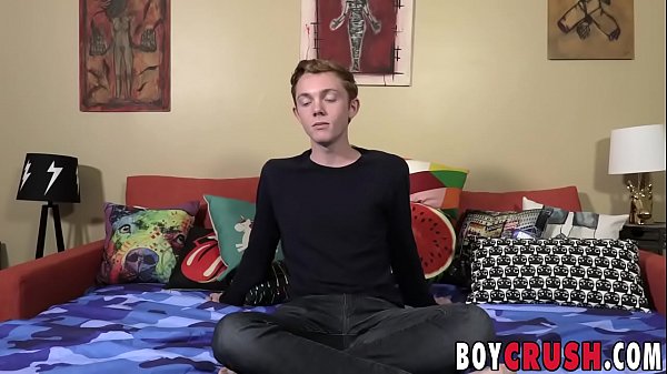 Horny twink drills his ass with dildo