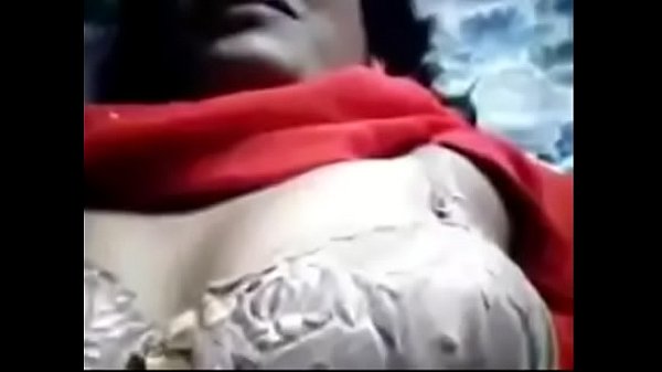 Red saree sexy naval piercing desi women bagal show