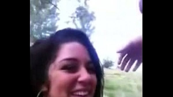 Amatuer girl firend sucking her Bf dick in open park