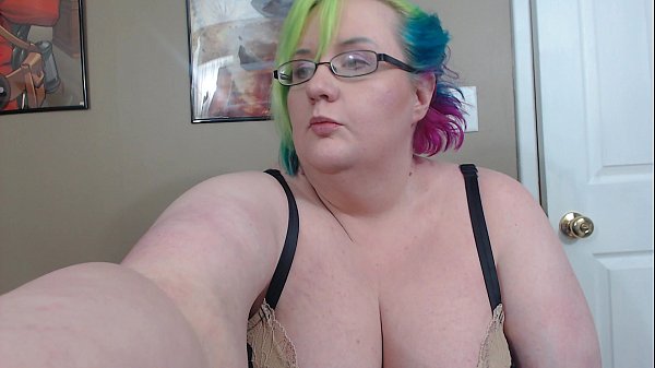 Housewife laundry in Bra BBW voyeur