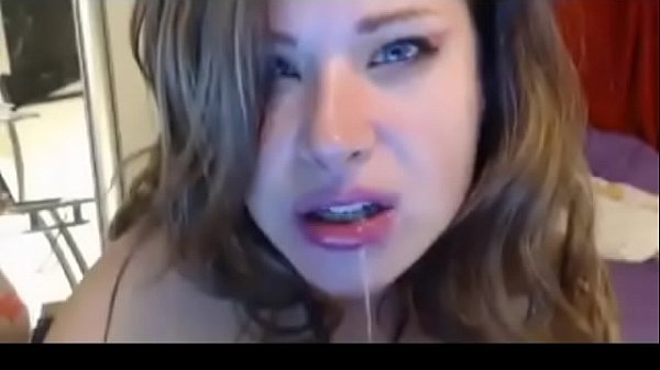 She first sucked her toy to get wet enough for public masturbation on her chatroom