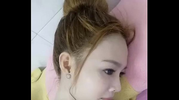 Công Chúa Banh Bướm vietnam girl show her boob 2