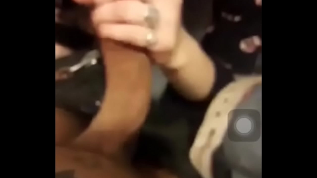 chupa el coño de su novio mientras transmite en vivo por instagran