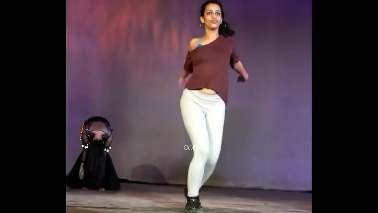 Desi girl butt without panty in leggings