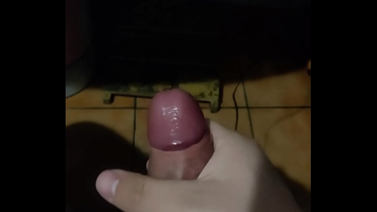 Very good cum from a nice dick!