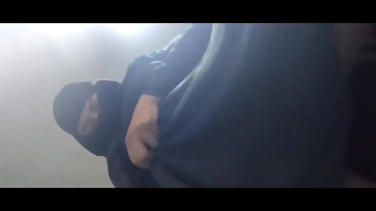 Arabian in niqab squirts her pussy hard