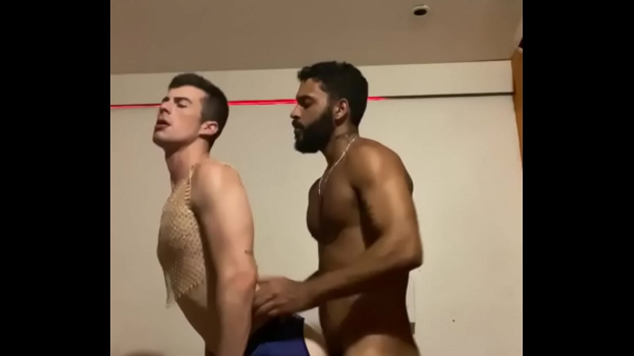 Taking advantage of the empty room to fuck at the party.