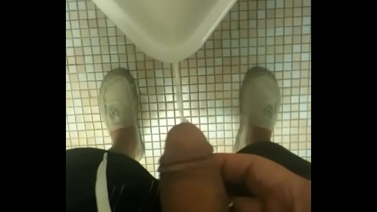 urinate in locker room