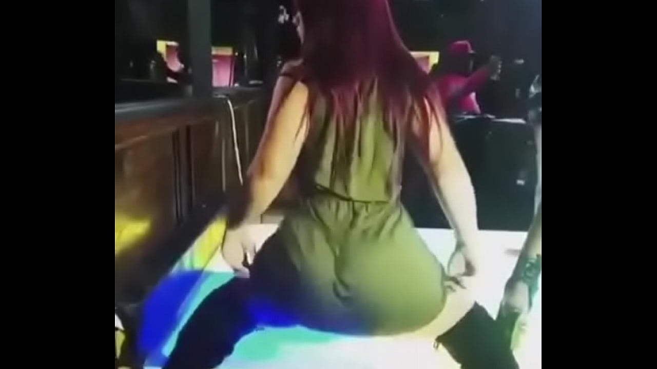 Teacher from Atlanta GA shaking her phat ass in club