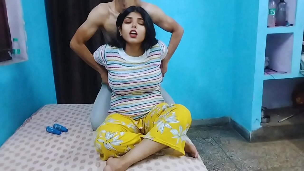 Cute girl sexy boobs इतनी सुंदर लड़की को देख के मुझ से रहा नहीं गया xxxsoniya