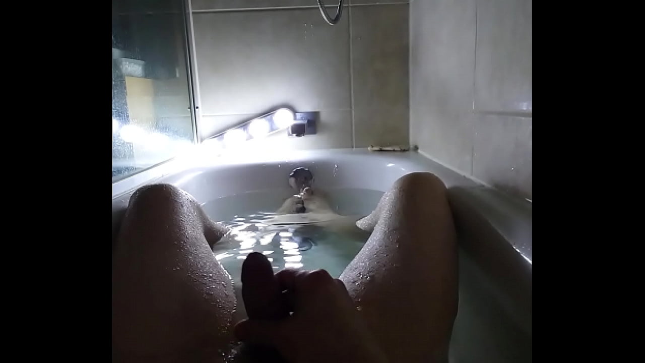 Jacking in a bath part 1