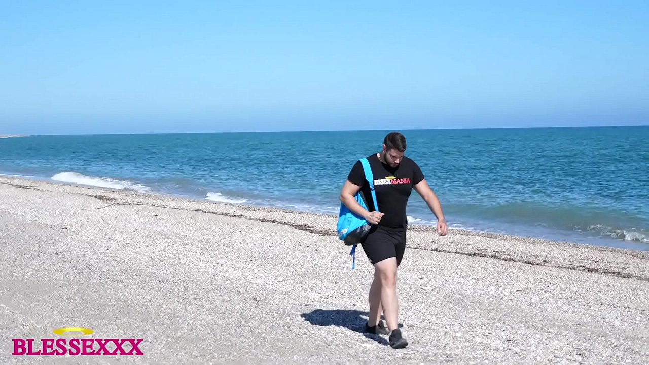 I found a guy masturbating on the beach