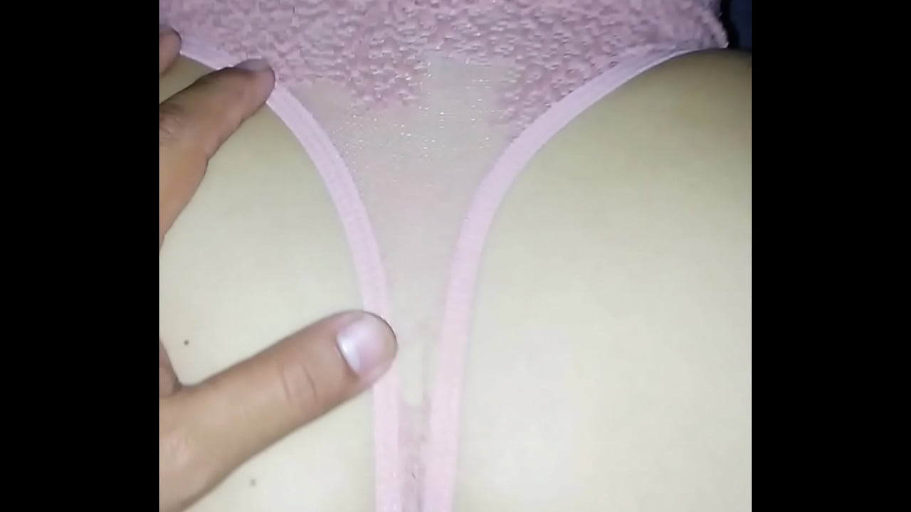 Esposa dando las nalgas