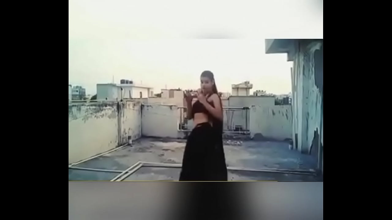 Indian girl sexy dance