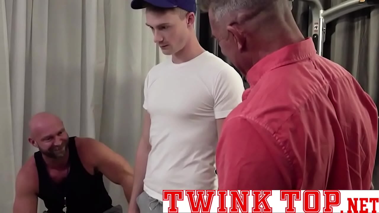 Ripped muscular older guys get their ass banged by hung twink at gym-TWINKTOP.NET