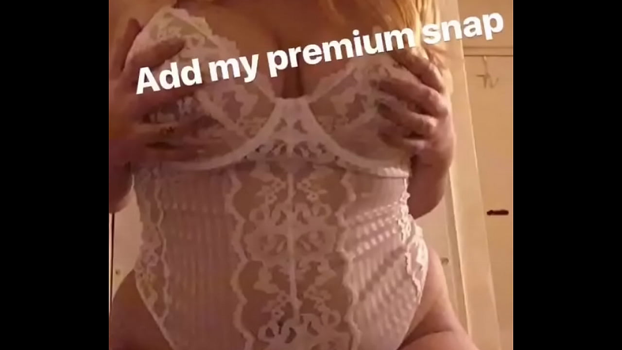 Big tits curvy girl