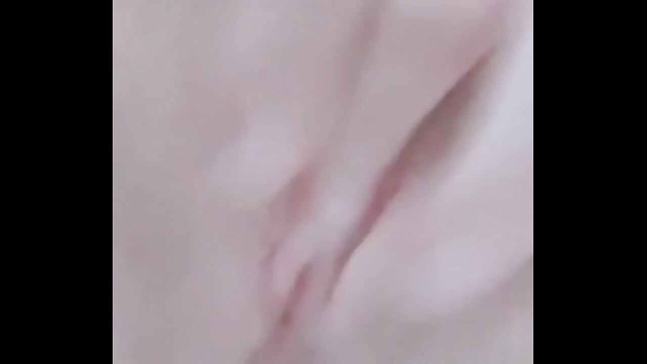 IsabellePutaSafada masturbando a bucetinha
