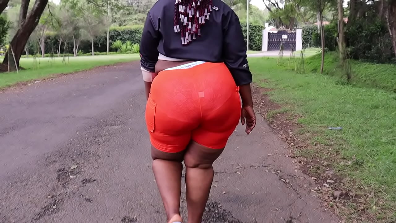 Sexy Big Butt Walking in the Street