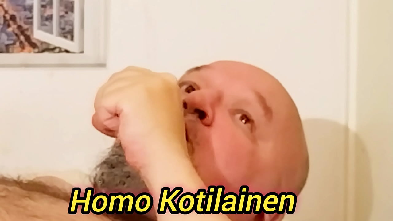 Homo Kotilainen using dildo in his asshole Aug 26, 2024