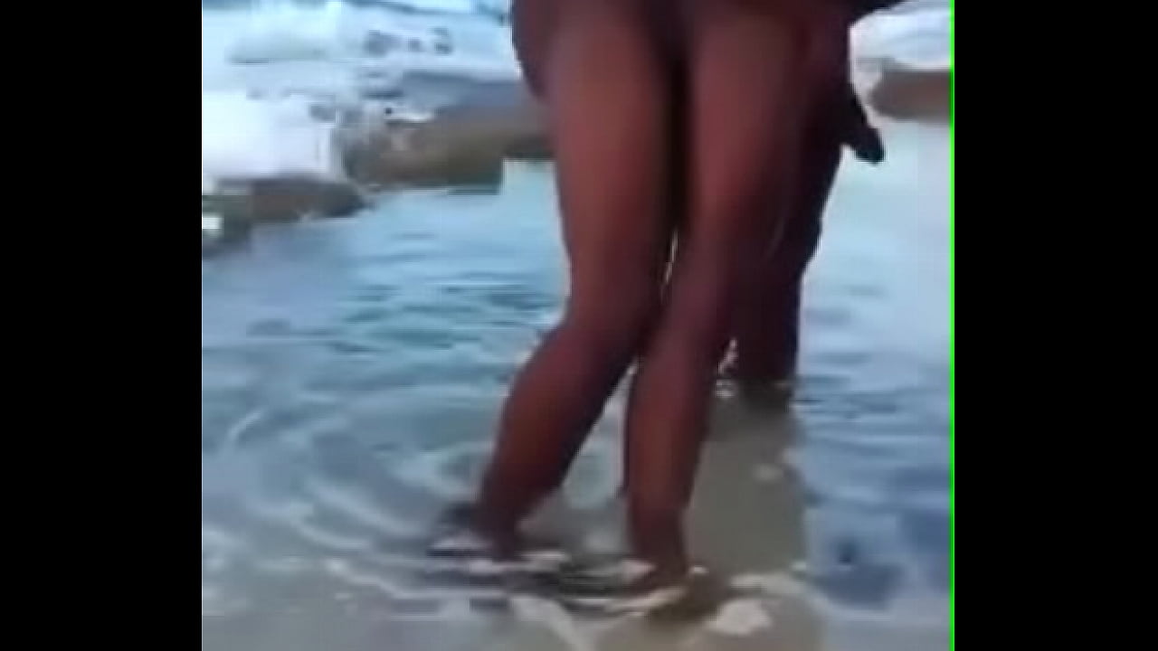 Fudendo na praia