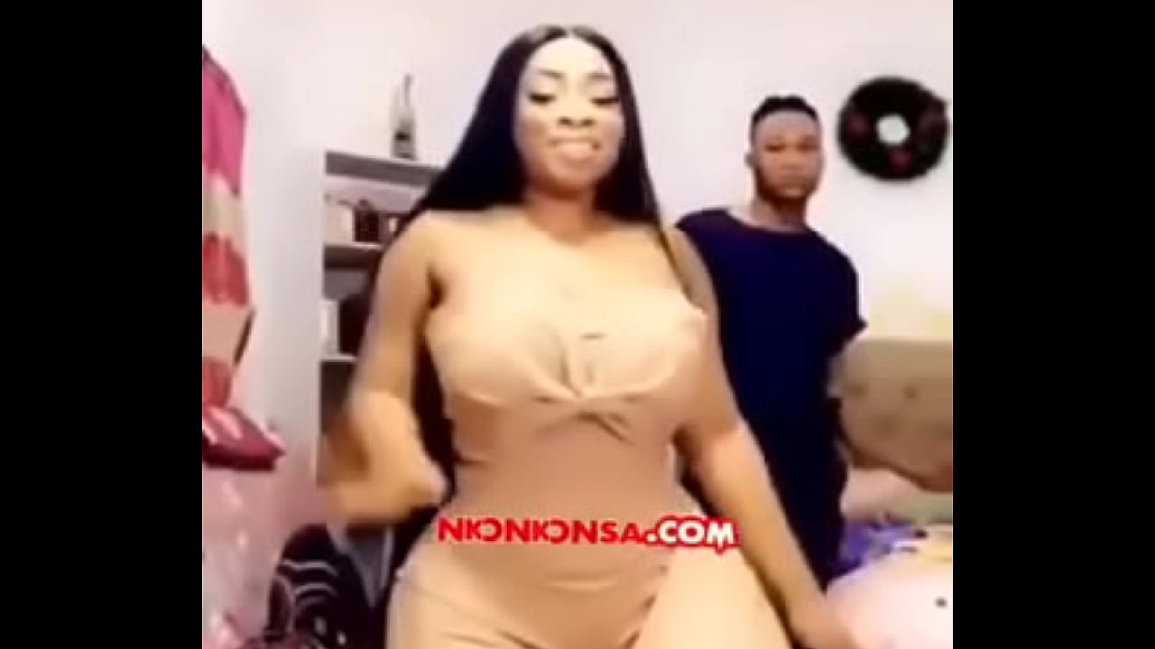 SLAY QUEEN MOESHA BODUONG SHAKING HER ASS FOR THE VIEWERS #2